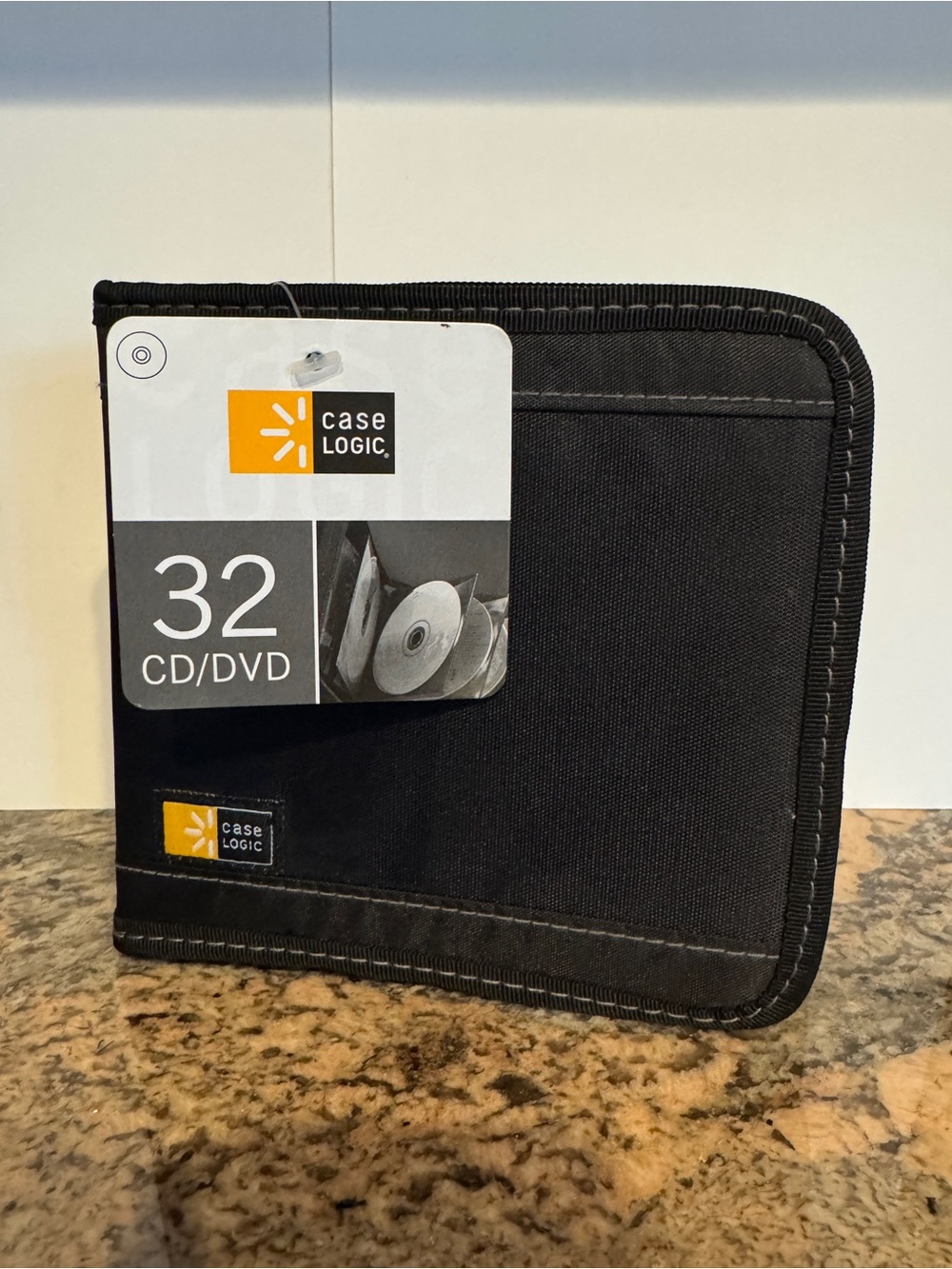 Case Logic 32-CD/DVD Black Storage Binder